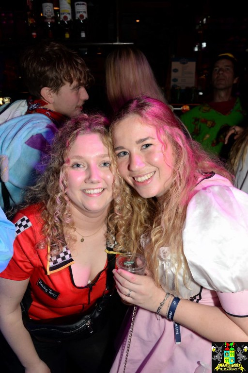 ../Images/Carnavals vrijdagavond in VdG 179.jpg